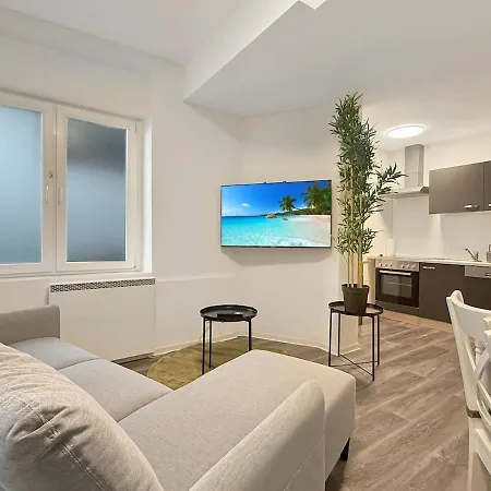 Apartment Cozy For 9 200m To Marienplatz *